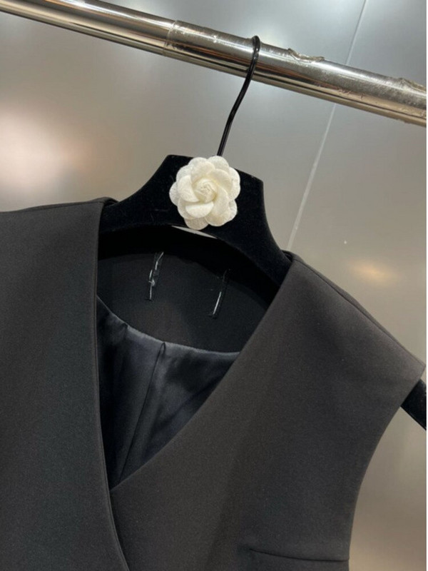 DEAT2022 jesenski V-izrez bez rukava s križnim trorednim gumbima ukrasni struk mali tamni prsluk ženska odjeća WY35201L