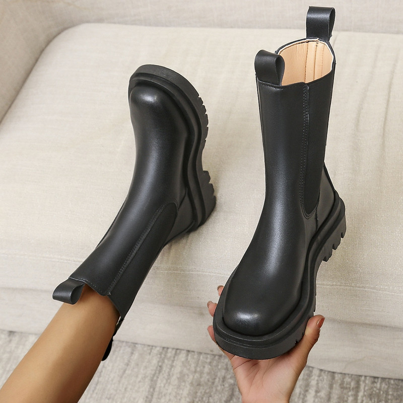 Chelsea čizme Zdepaste čizme Ženske zimske cipele Gležnjače od PU kože Crne jesenske modne ženske čizme s platformom