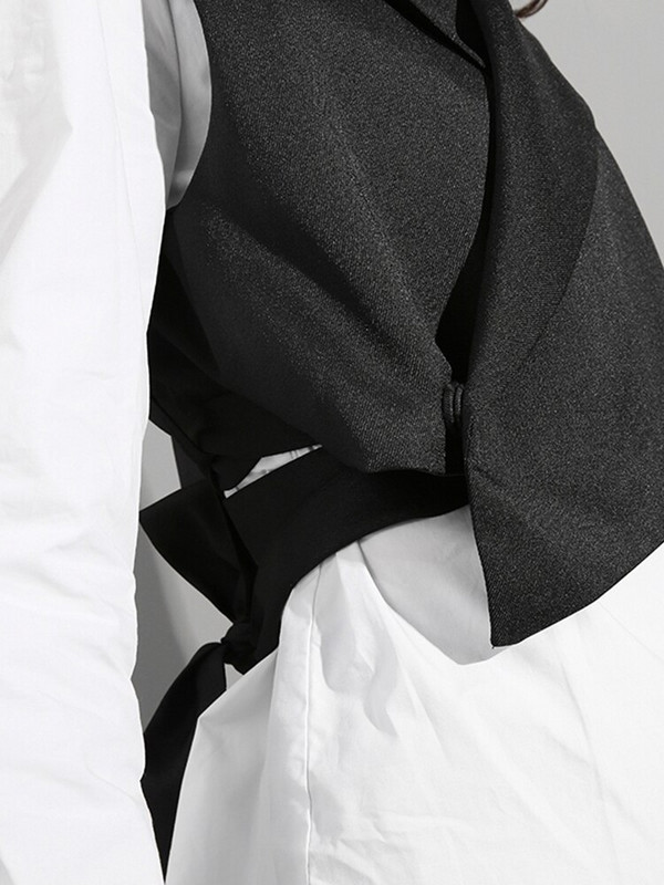 [EAM] Ženski široki crni križni zavoj Nepravilni prsluk Novi V-ovratnik bez rukava Fashion Tide Proljeće Jesen 2022. WD81201