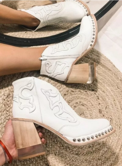 NOVO 2022. Vrouwen Laarzen Lente Mode Trend Geborduurde Mode Laarzen Dames Klinknagel Kristal Comfortabele Wees Teen Hoge Hakken