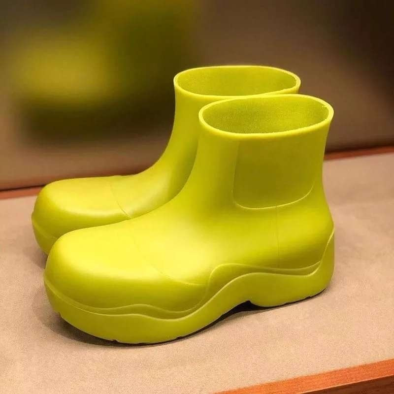 Νέες γυναικείες μπότες βροχής με αδιάβροχο περπάτημα για τον αστράγαλο.