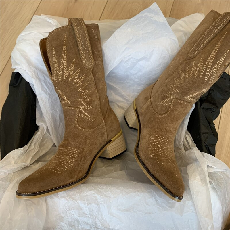 Jauns rudens ziemas izšūts piedurknes smails purngals biezs papēdis vidus caurule Rietumu kovboju zābaki zamšādas ādas potītes zābaki Botas Femini