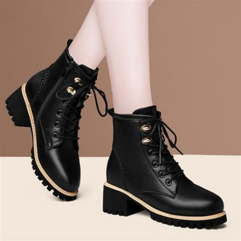 Moteriški batai Kulkšnies batai 2022 m. rudens nauja britų stiliaus odinė storo diržo vilnos moteriški trumpi batai motociklui Martin