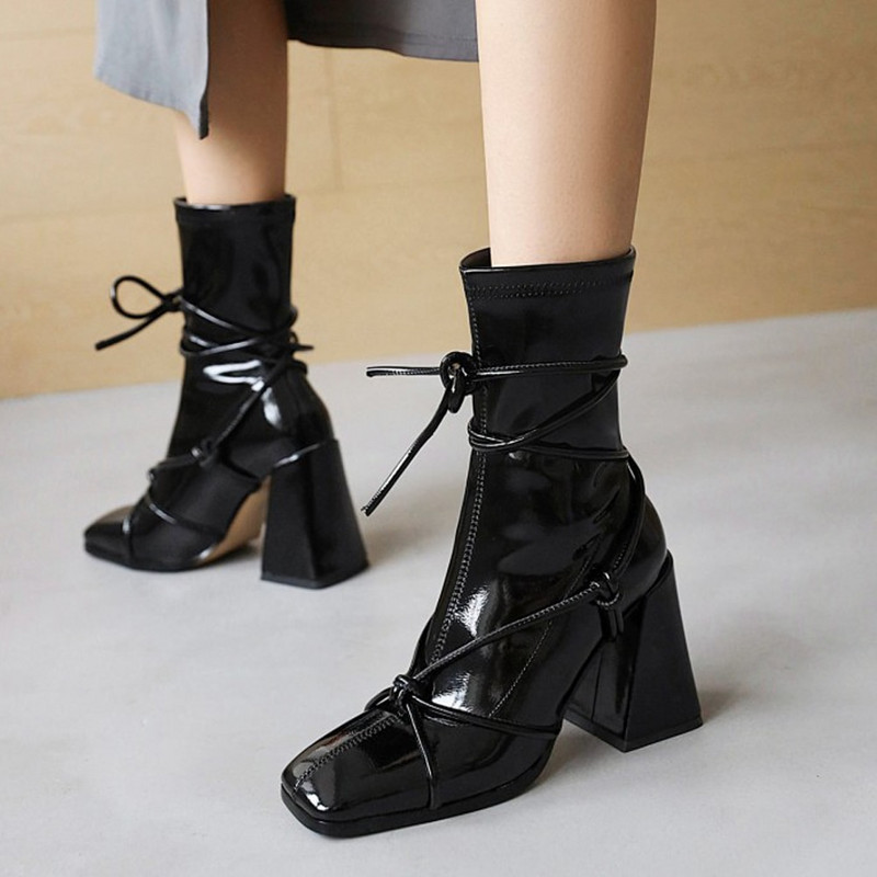 Γυναικείες μπότες 2021 New Arrival Γυναικείες μπότες αστραγάλου σταυρωτά με σχέδιο με στενό λουράκι μόδας καλής ποιότητας Μπότες Chelsea Κομψά παπούτσια