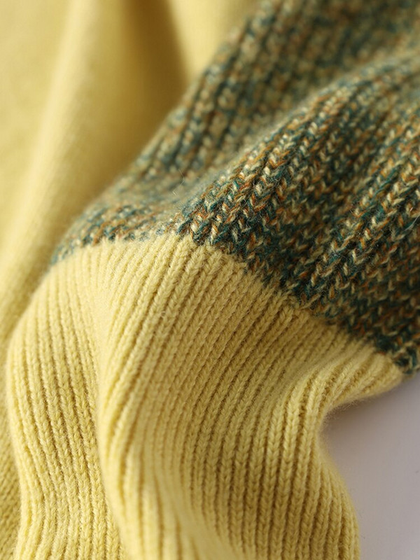 GCAROL Jesen Zima Ženski džemper s dolčevitom u boji imitacije debele vune, modni džemper s prorezom na dnu, pleteni pulover