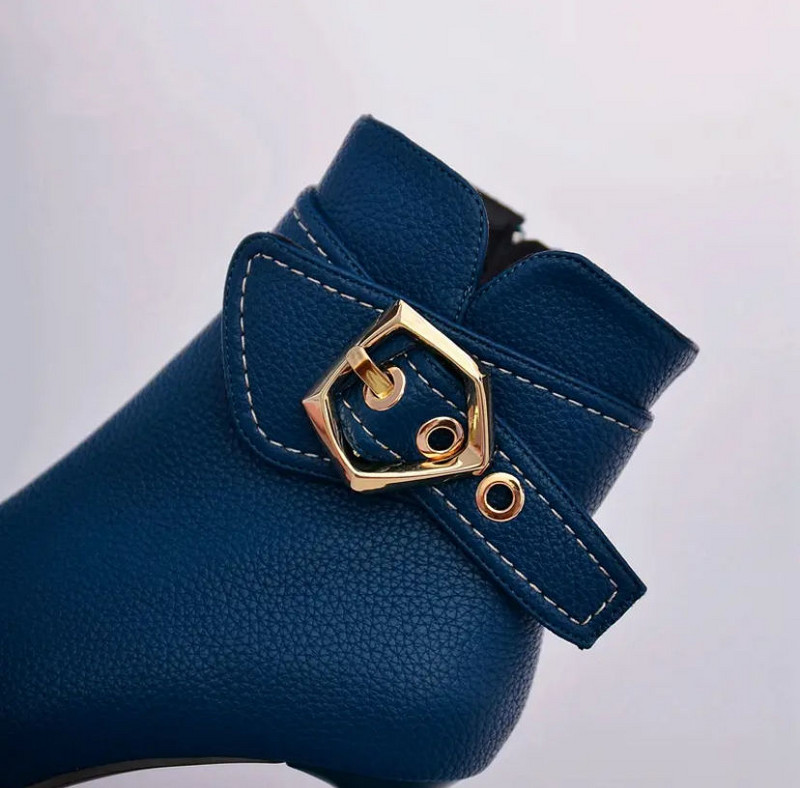 2022. gada rudens un ziemas zābaki ar jostas sprādzēm Īsi zābaki Eiropas un Amerikas modes augstpapēžu zābaki ar smailiem purngaliem