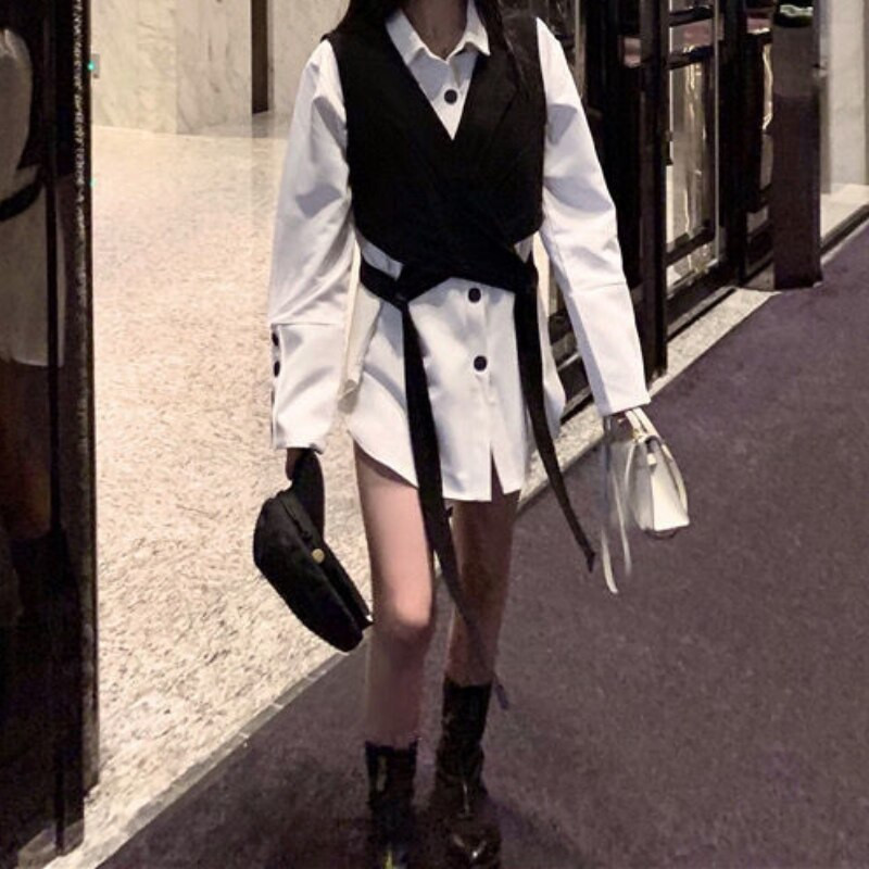 Prsluk s križnim naramenicama originalnog dizajna Jakna bez rukava Ženska bijela košulja s kontrastnim gumbima Modna korejska moda