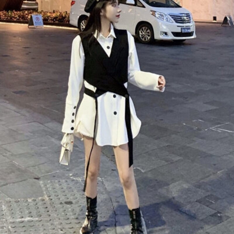 Prsluk s križnim naramenicama originalnog dizajna Jakna bez rukava Ženska bijela košulja s kontrastnim gumbima Modna korejska moda
