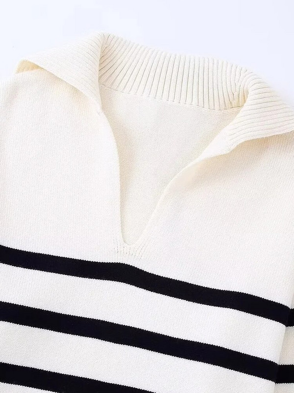 Sieviešu jūrnieku apkakle, svītrains, trikotāžas džemperis.