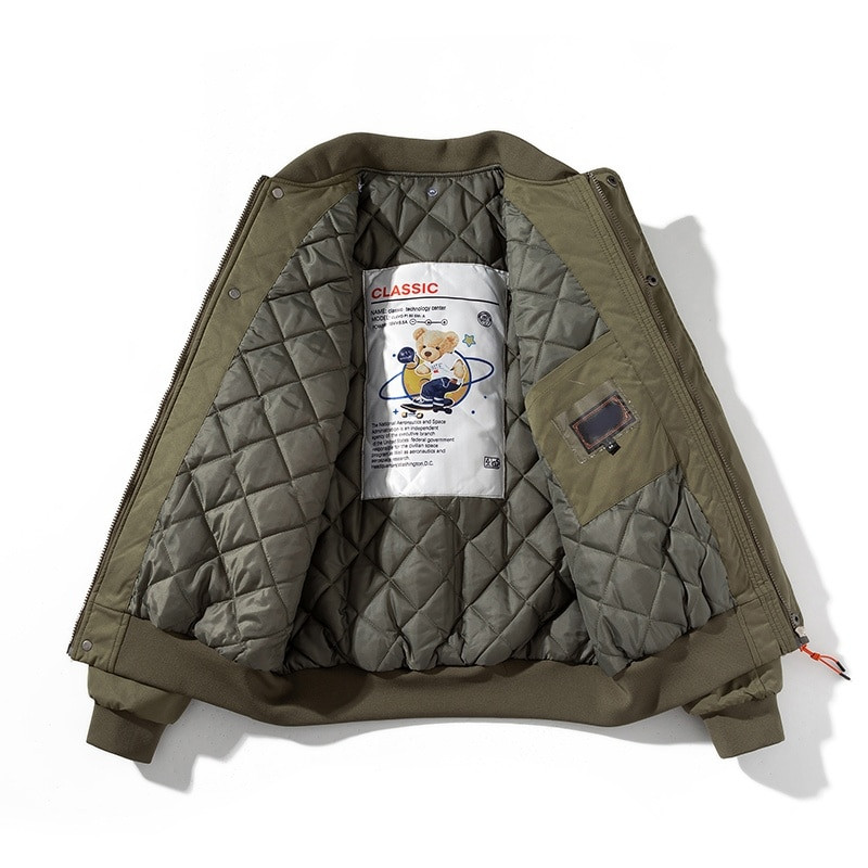 Zimske pilotske jakne Muška vojna bomber jakna Bedž Embriodery Košarkaški kaput Parke s kapuljačom Muška moda Jesen Crno smeđa