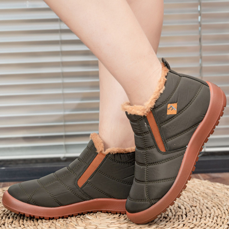 Χειμερινές γυναικείες μπότες Ζεστές γούνινες μπότες για το χιόνι Αδιάβροχα γυναικεία παπούτσια casual ελαφριά μποτάκια για τον αστράγαλο Botas Mujer Flat size Παπούτσια για ζευγάρια