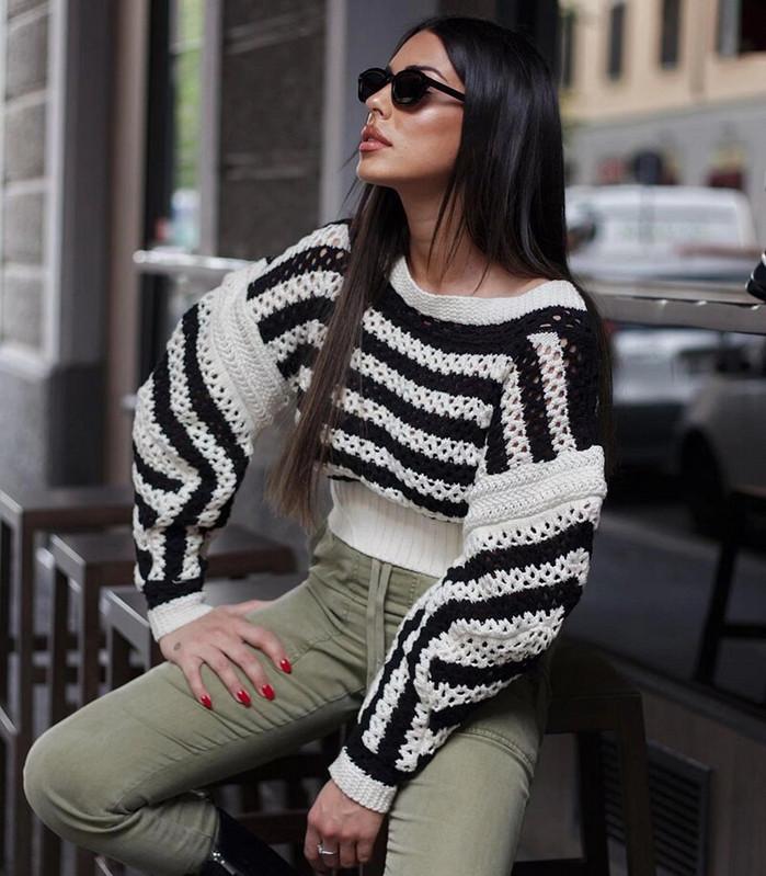 SLTNX Φθινοπωρινή χειμερινή μόδα Γυναικεία πουλόβερ με κούφια πουλόβερ μαύρο λευκό ριγέ μακρυμάνικο με λαιμόκοψη Πλεκτό πουλόβερ Lady Loose Top