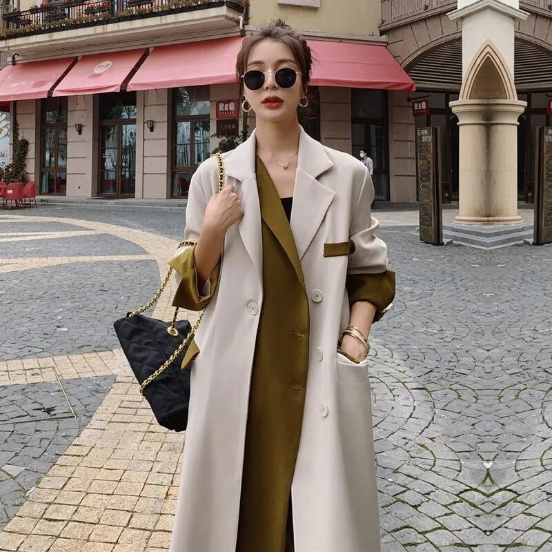 2022. gada rudens elegants sieviešu krāsai pieskaņots garš vējjaka augstas klases mētelis Britu divrindu, tievs jostas mētelis