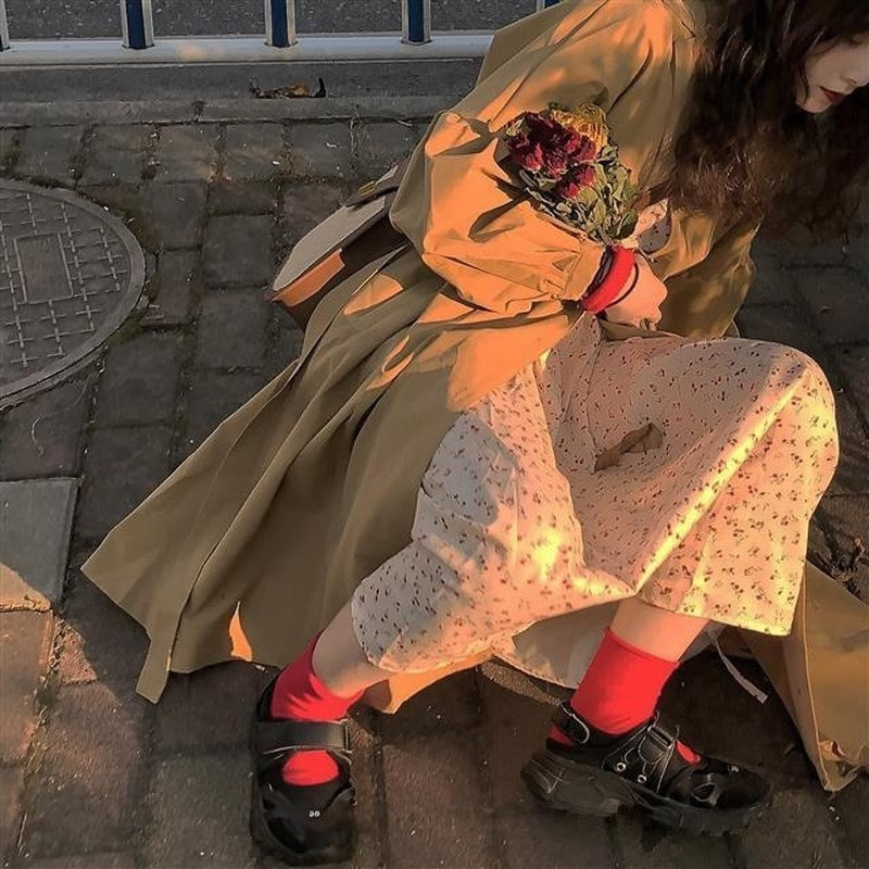 Trench Ženska kaki dizajnerska odjeća Jesenski korejski kaputi Modni prikladni novi ulični dugi kaput Gornja odjeća široka jednostavna jednobojna