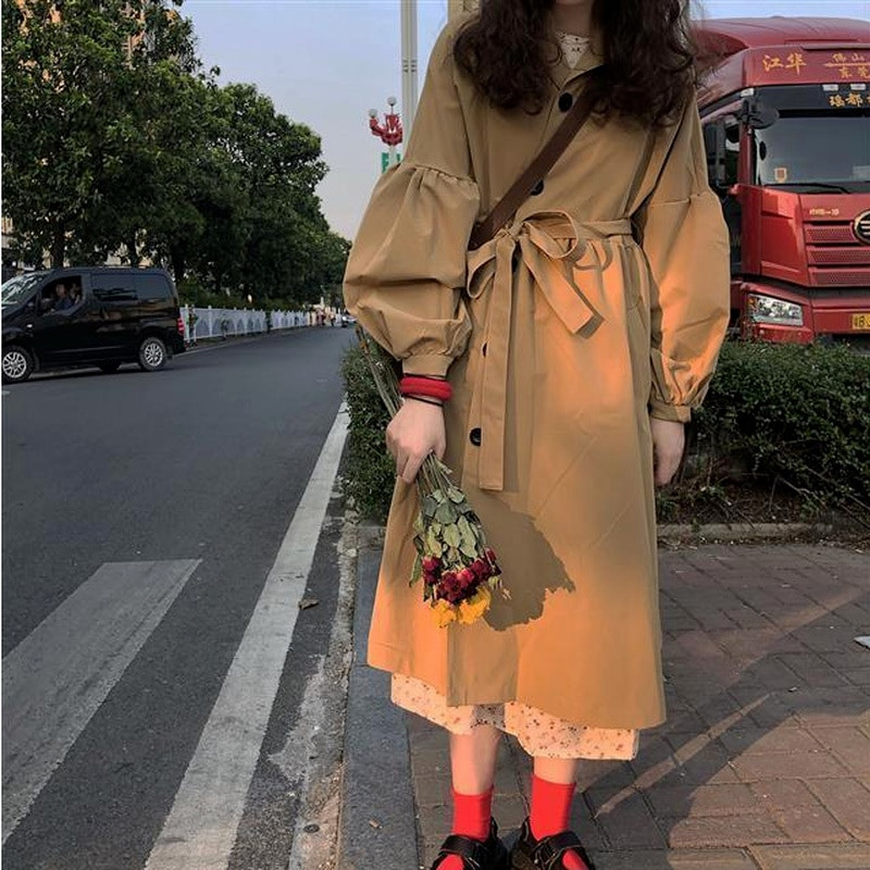 Trench Ženska kaki dizajnerska odjeća Jesenski korejski kaputi Modni prikladni novi ulični dugi kaput Gornja odjeća široka jednostavna jednobojna