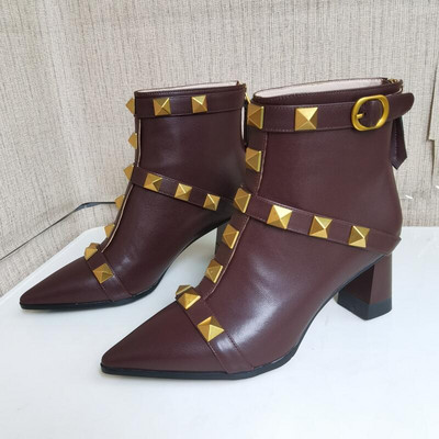 Zīmola bieza papēža kniedes īsi zābaki 2022. gada rudens, jauns modes smails purngals sieviešu apavi Melni brūni balti liela izmēra