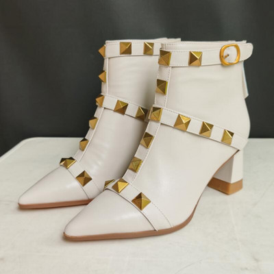 Zīmola bieza papēža kniedes īsi zābaki 2022. gada rudens, jauns modes smails purngals sieviešu apavi Melni brūni balti liela izmēra