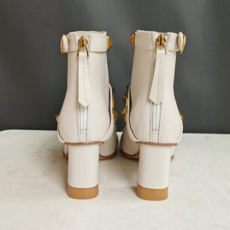 Zīmola bieza papēža kniedes īsi zābaki 2022. gada rudens, jauns modes smails purngals sieviešu apavi Melni brūni balti liela izmēra