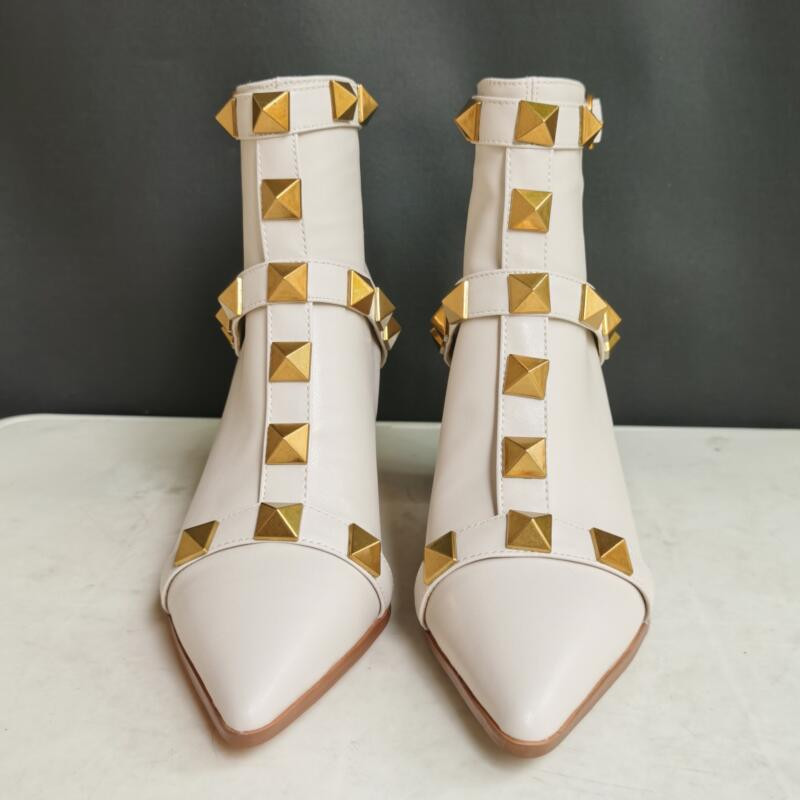 Zīmola bieza papēža kniedes īsi zābaki 2022. gada rudens, jauns modes smails purngals sieviešu apavi Melni brūni balti liela izmēra