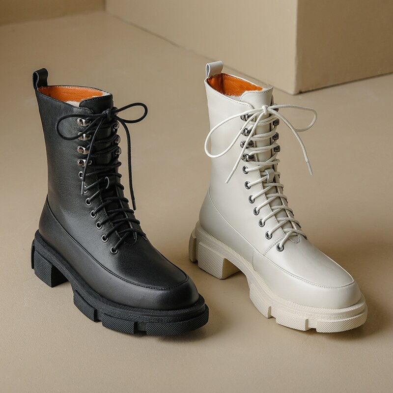 2021 Χειμερινά νέα γυναικεία μποτάκια με κορδόνια με στρογγυλά δάχτυλα  μπότες, μαύρα λευκά, όλα τα παπούτσια σε πλατφόρμα