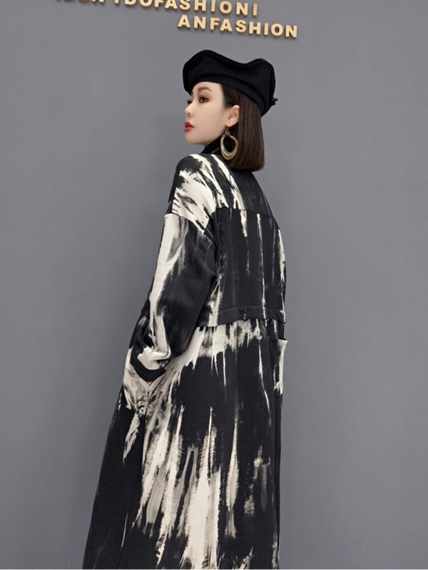 SHENGPALAE sieviešu mētelis brīvs ikdienas atloks ar garām piedurknēm apdruka kaklasaites krāsas apdruka vējjaka jauna 2022. gada rudens modes plūdmaiņas 5AE1364