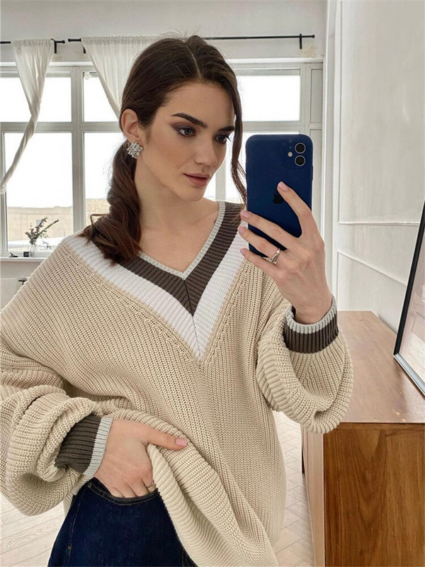Rudens ziemas brūns dāmu džemperi ar garām piedurknēm, brīviem V veida kakla izgriezumiem, svītrains krāsains džemperis sievietēm, elegants trikotāžas modes tops