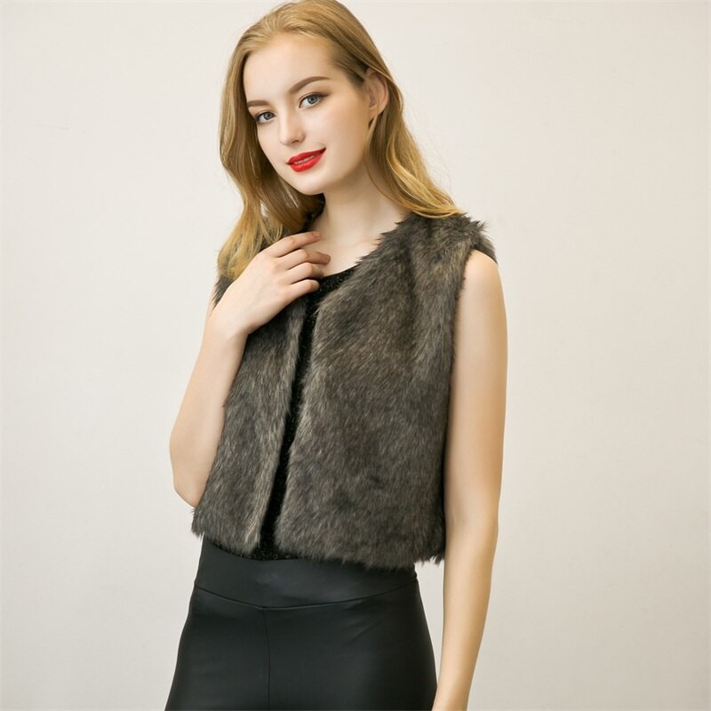 2018. gada dāmu kažokādas veste jauna rudens ziemas sieviešu silta jaka Mode Slaids sieviešu mētelis īsa rindkopa Daudzkrāsaina mākslīgās truša kažokādas veste