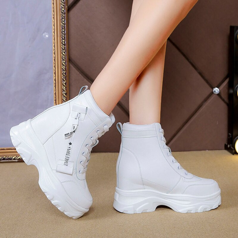 2022 Νέα γυναικεία φθινοπωρινά μποτάκια πλατφόρμας Μπότες με τακούνι 8 εκ. Λευκό μαλακό δέρμα Μπότες μοτοσυκλέτας Γυναικείες Χειμερινές μπότες αθλητικών παιχνιδιών