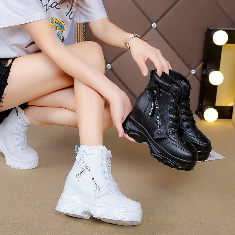 2022 Νέα γυναικεία φθινοπωρινά μποτάκια πλατφόρμας Μπότες με τακούνι 8 εκ. Λευκό μαλακό δέρμα Μπότες μοτοσυκλέτας Γυναικείες Χειμερινές μπότες αθλητικών παιχνιδιών