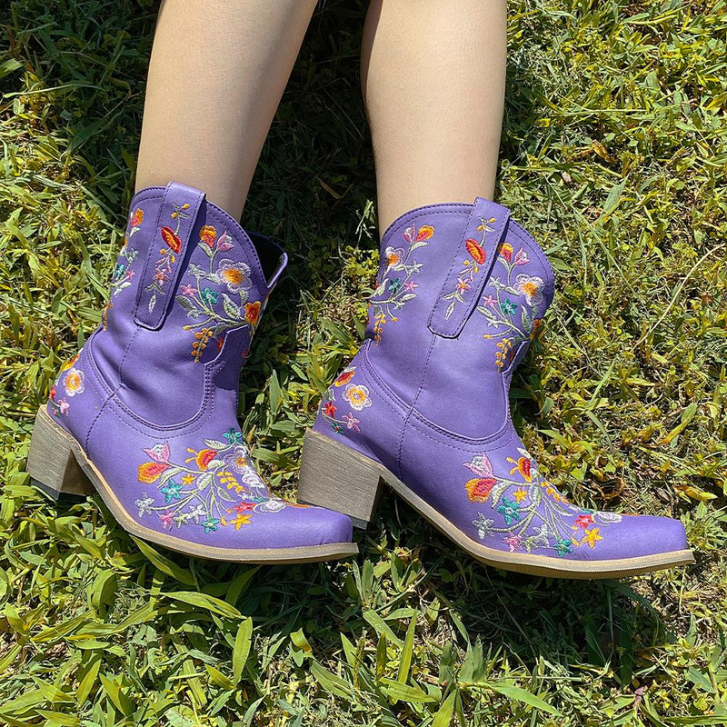 KarinLuna Retro sieviešu rietumu zābaki koka zole ar smailu papēži, smailiem purngaliem, uzvelkami ziedu puķu zābaki puszābaki lielizmēra 48