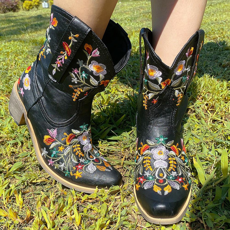 KarinLuna Retro sieviešu rietumu zābaki koka zole ar smailu papēži, smailiem purngaliem, uzvelkami ziedu puķu zābaki puszābaki lielizmēra 48