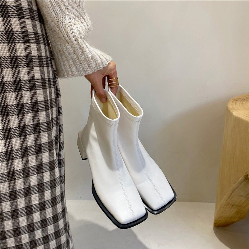 Chelsea čizme Ženske cipele na srednju petu Jesen Zima 2022. Dizajnerska udobna haljina Čizme za snijeg Pumpice Modne ležerne gotičke ženske cipele