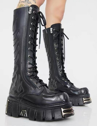Γυναικείες μπότες αθλητικών παπουτσιών σε μαύρο πανκ στυλ Πλατφόρμα με στρογγυλά δάχτυλα Μποτάκι με κορδόνια Cool μεταλλικές δερμάτινες μπότες για κορίτσια 2022 Νέο