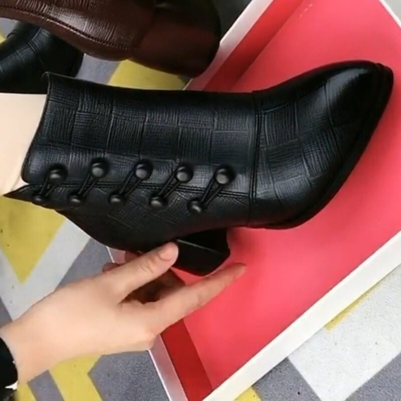 Sieviešu zābaki Jauni augstpapēžu kurpes Modes Sexy Potītes Dizaineris Pumpas Apavi Augsta komforta kvalitātes smailas zābaciņi Botas Femininas