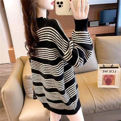 Ikdienišķs, brīvs, svītrains sieviešu džemperis ar apaļu apkakli