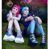 Zīmola dizains sieviešu zābaki ar augstu platformu Modes sieviešu zābaki rāvējslēdzēja šņorējami augsti papēži 2021. gada gotikas ielas ķīļveida apavi sievietēm