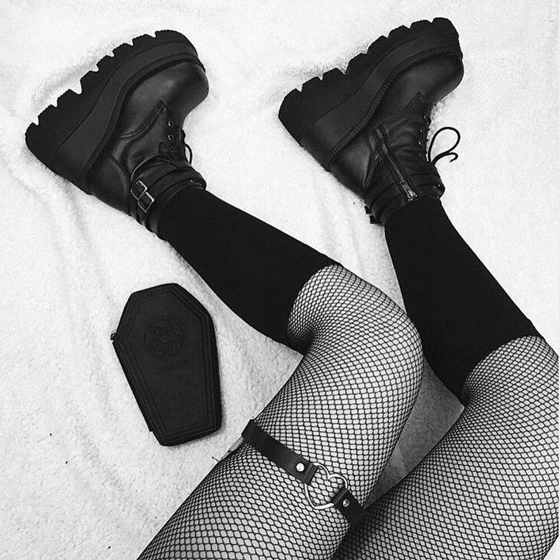 Zīmola dizains sieviešu zābaki ar augstu platformu Modes sieviešu zābaki rāvējslēdzēja šņorējami augsti papēži 2021. gada gotikas ielas ķīļveida apavi sievietēm