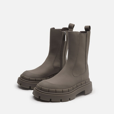 2023. gada modes dizaineru platformas zābaki Sieviešu puszābaki ar biezu papēžu sānu rāvējslēdzēju Sievietēm rudens ziemas īsi INS stila zābaki