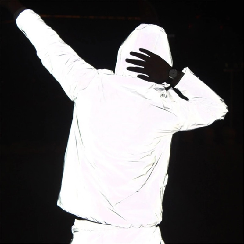 Atstarojoša skriešanas jaka sievietēm vīriešiem