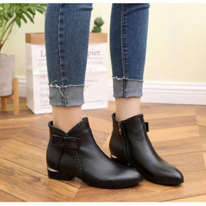 Kratke čizme Ženske cipele s kopčom Dekoracija Cipele sa šiljastom potpeticom Zimske tople čizme Ležerne elegantne ženske čizme Cipele broj 43