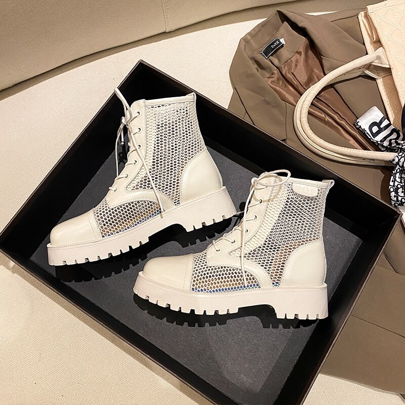 AIYUQI Cool Μπότες Γυναικείες Καλοκαιρινές  Βρετανικού Στιλ Hollow Hole Mesh Marton Μπότες Γυναικείες Μπότες με χοντρό τακούνι Διχτυωτές Γυναικείες
