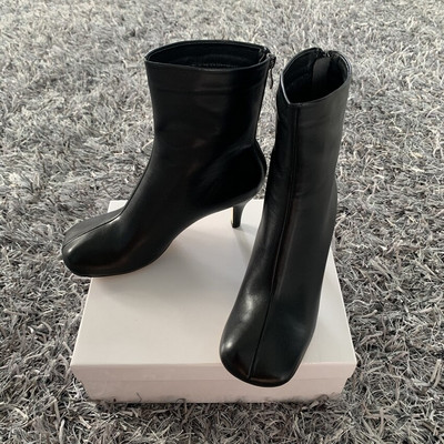 2022. gada jauna zīmola rudens ziemas puszābaki sievietēm Modes kvadrātveida purngalu augstpapēžu kurpes Sievietes Chelsea zābaki lielizmēra 35-42