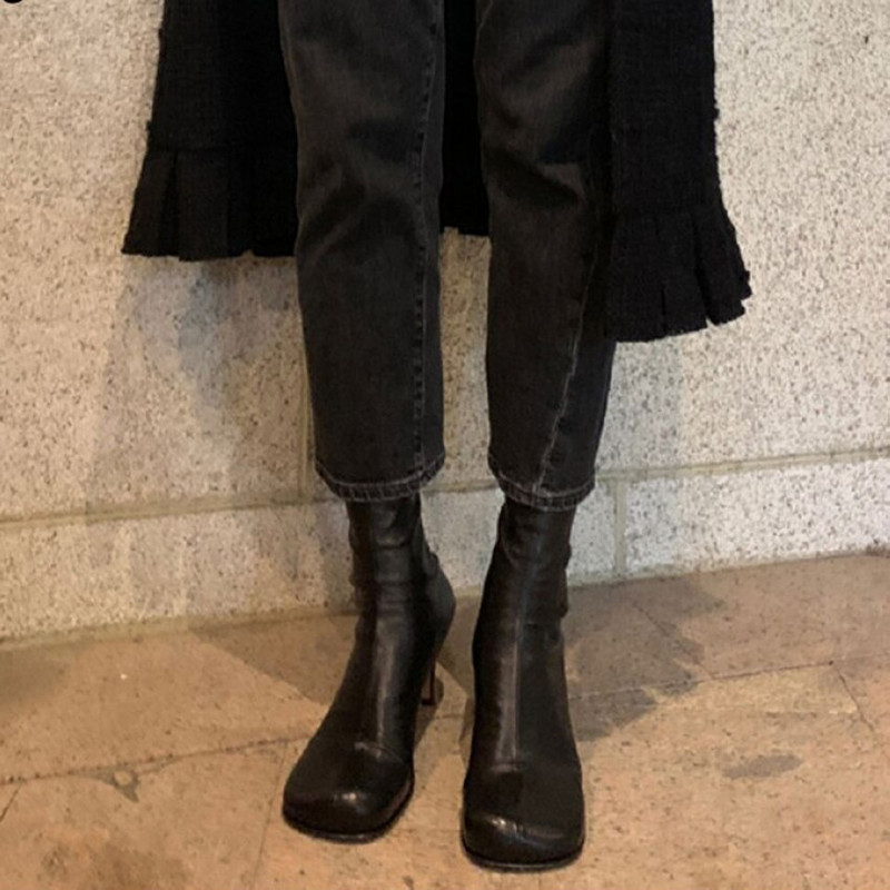 2022. gada jauna zīmola rudens ziemas puszābaki sievietēm Modes kvadrātveida purngalu augstpapēžu kurpes Sievietes Chelsea zābaki lielizmēra 35-42