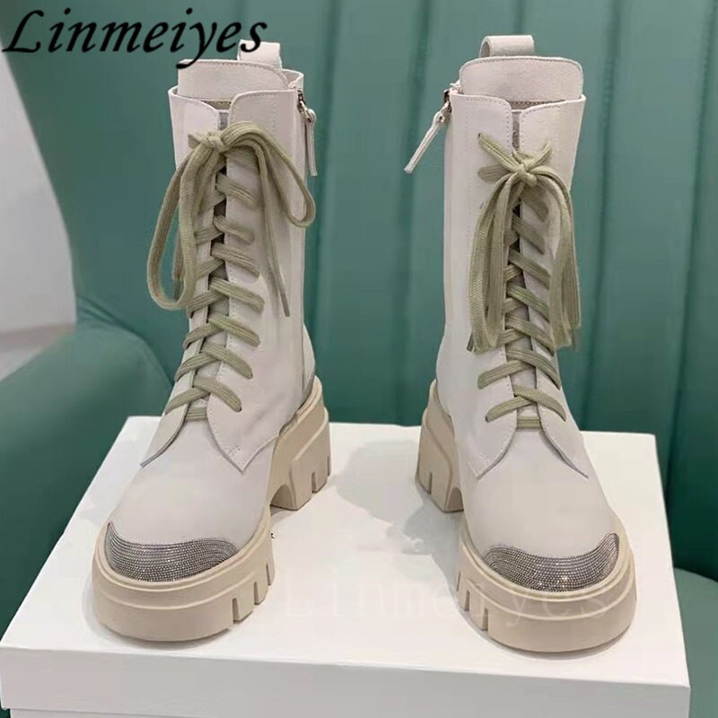 Suede δερμάτινες μπότες Γυναικείες κορδόνια με στρογγυλή σόλα Κοντές μπότες με χοντρή σόλα Γυναικεία αλυσίδα Διακόσμηση Επίπεδες μπότες μοτοσικλέτας Γυναικείες