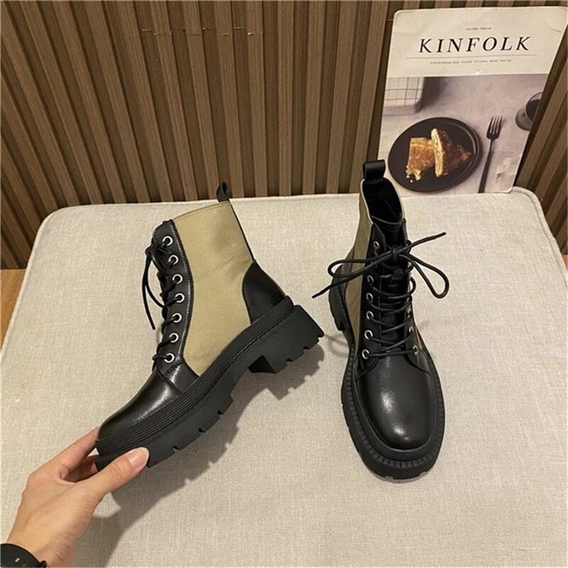 Martin Γυναικείες μπότες 2021 Νέο βρετανικό στυλ Κοντός σωληνωτός επίδεσμος χοντρό κάτω μέρος ταιριάζουν με λεπτό κοντό γυναικείο ελατήριο και ένα