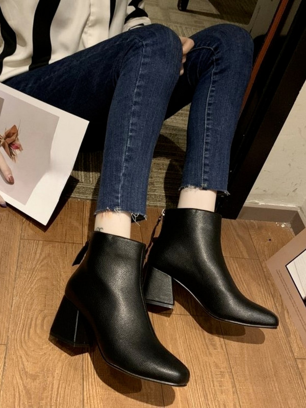 Νέα μοδάτα δερμάτινα γυναικεία μποτάκια με χοντρά ψηλοτάκουνα φερμουάρ Φθινοπωρινό Χειμώνα Γυναικεία τετράγωνα παπούτσια με τακούνι λευκό μαύρο 2021