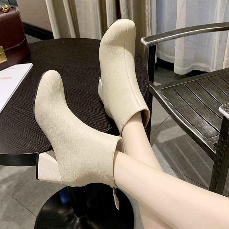 Νέα μοδάτα δερμάτινα γυναικεία μποτάκια με χοντρά ψηλοτάκουνα φερμουάρ Φθινοπωρινό Χειμώνα Γυναικεία τετράγωνα παπούτσια με τακούνι λευκό μαύρο 2021