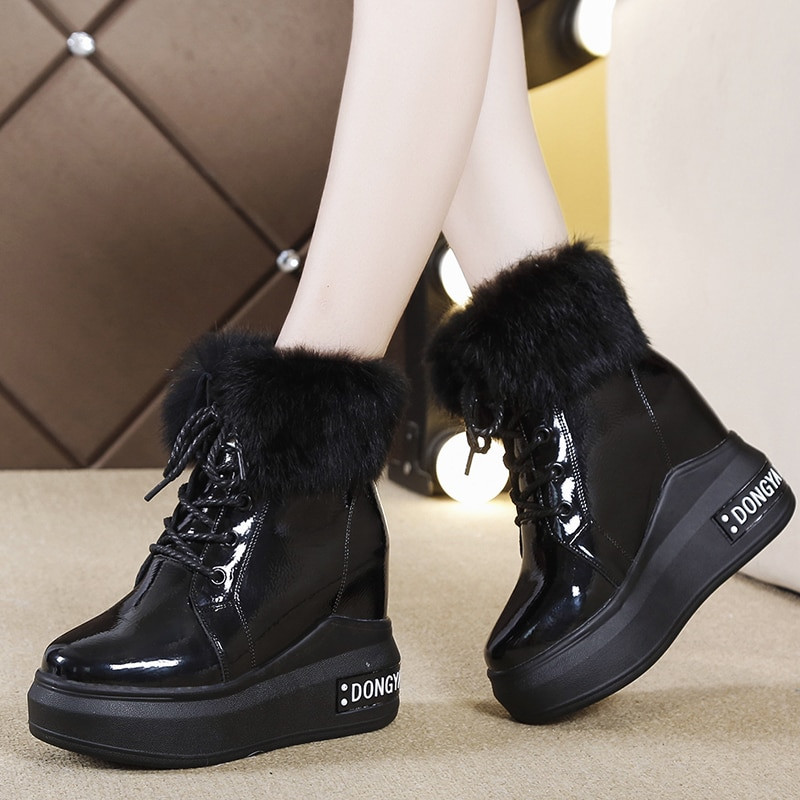 Nove ženske modne tople zimske čizme za snijeg Čvrste gležnjače Vedge platforma Čizme na petu 10,5 cm Ženske jesenske kožne tenisice