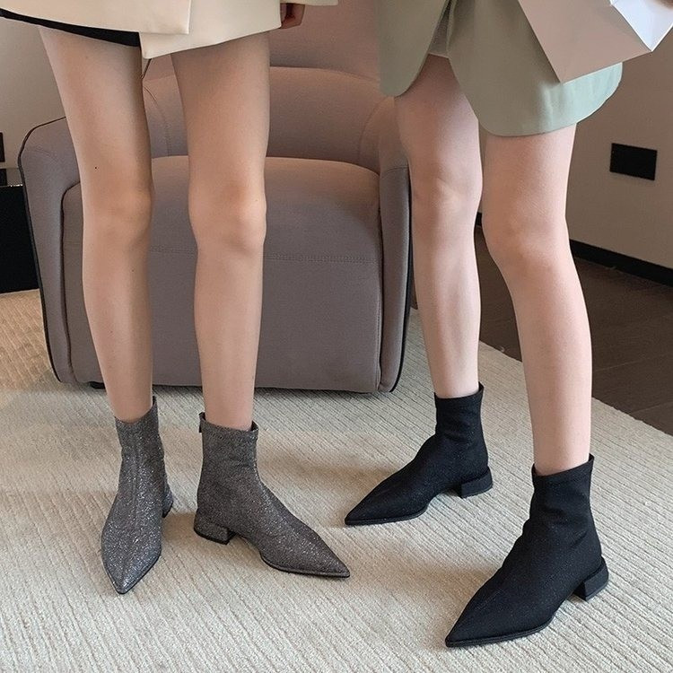 SIEVIEŠU ZĀBAKI Īsi zābaki ar rāvējslēdzēju Sieviešu ikdienas mirdzoši apavi 2022. g. Jauna modes smaila purngala, zema papēža luksusa sievietēm