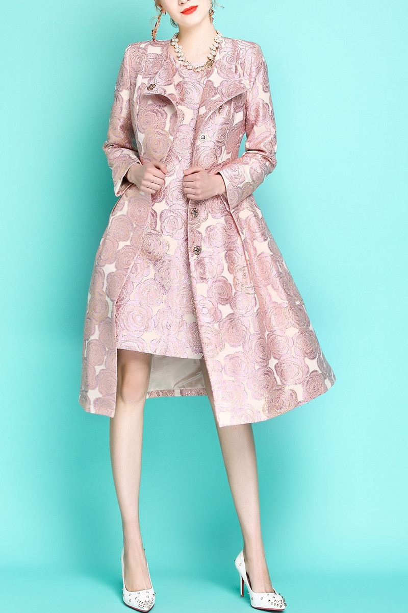 2019. gada pavasara rudens modes korejiešu sieviešu mētelis ar ziedu rotājumu, zeltains, garais mētelis ar augstu jostasvietu, kroku 5xl.